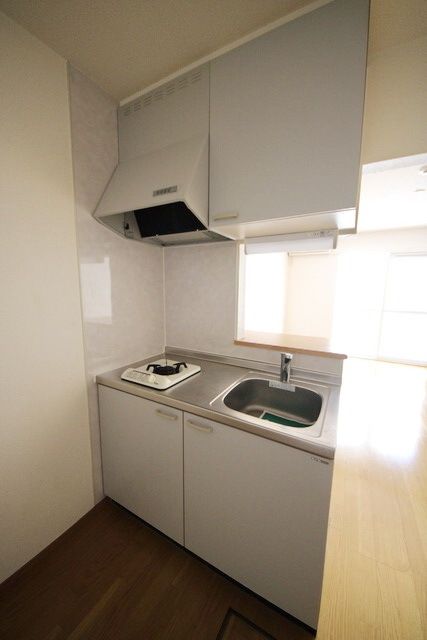 キッチン　同物件別部屋写真