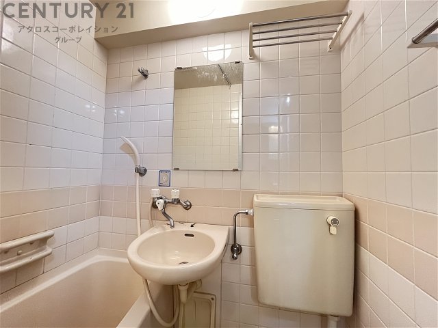 洗面設備　浴室内に洗面台付き！