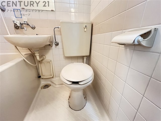 トイレ　浴室内にトイレがあります☆