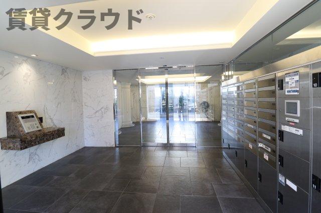 エントランス　ゆとりのあるエントランスです