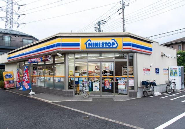 コンビニ　ミニストップ江戸川南小岩6丁目店（コンビニ）まで125m