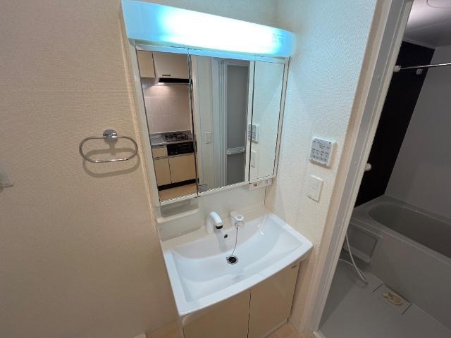 洗面設備　洗髪洗面化粧台