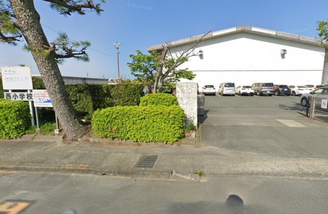 小学校　磐田市立竜洋西小学校（小学校）まで1801m