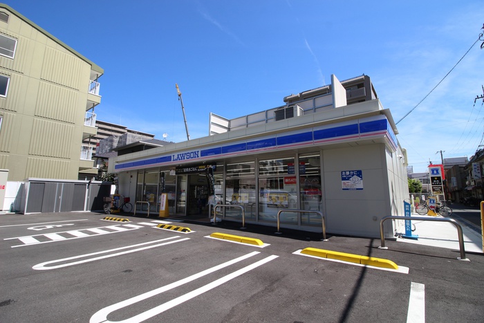 コンビニ　ローソン（コンビニ）まで450m