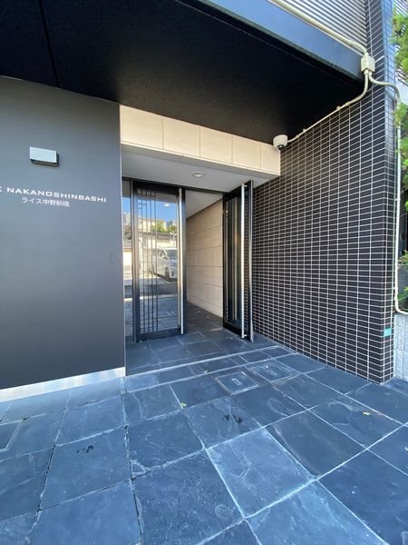 エントランス　弊社は都内全域の物件をご紹介可能です！