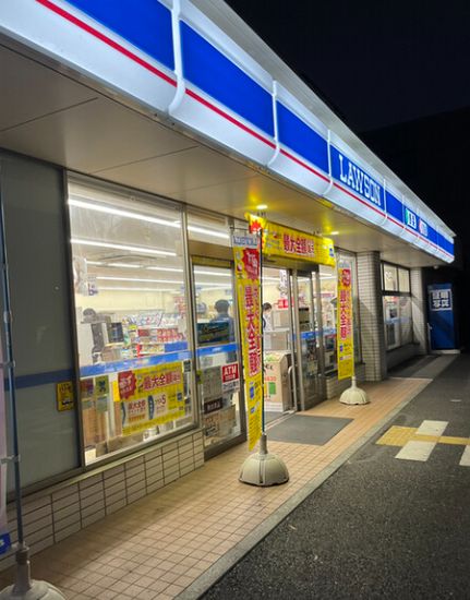 コンビニ　ローソン中野本町新橋通り店（コンビニ）まで405m