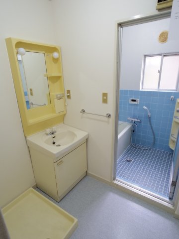 洗面設備　【参考写真】