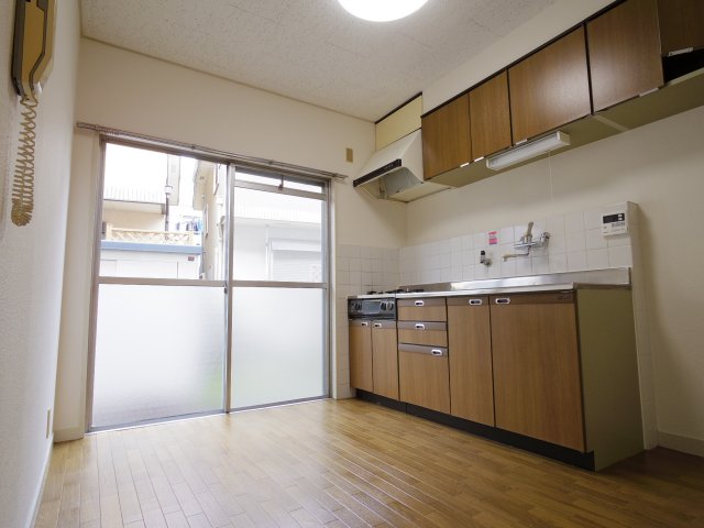 居室・リビング　【参考写真】