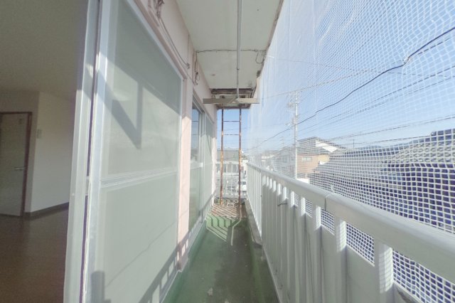 バルコニー　現況が相違する場合は現況を優先致します。