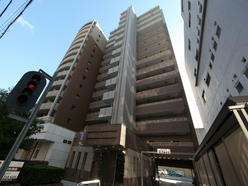 建物外観　外観　宅配ＢＯＸ　オートロック付　防犯カメラ付