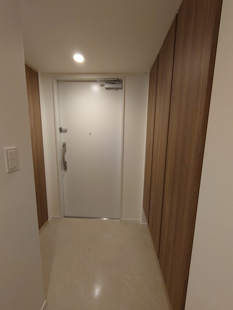 玄関　※写真は同タイプ住戸です。