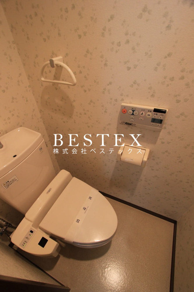 トイレ　※同タイプ・別部屋の参考写真です。