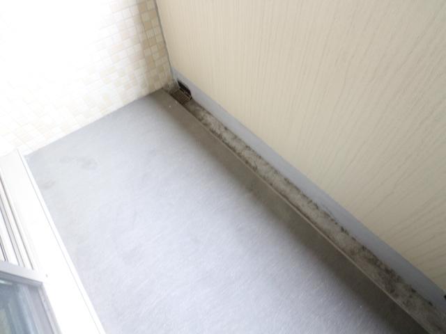 バルコニー　外からの目が気にならないバルコニーで洗濯物が干せます