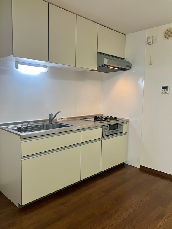 キッチン　コンパクトなキッチンで掃除もラクラク