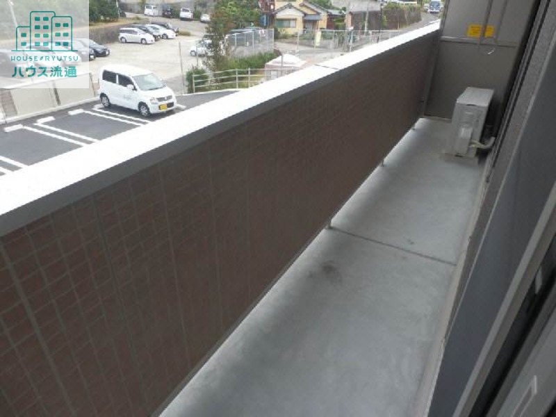 バルコニー　※別号室の写真になります。