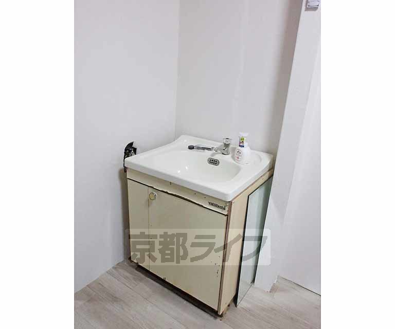 洗面設備　洗面台です・