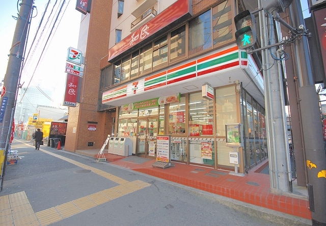 コンビニ　セブンイレブン寝屋川香里新町店（コンビニ）まで665m