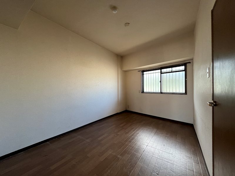 その他部屋・スペース　手前洋室6.6帖