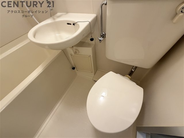 トイレ　シンプルで掃除のしやすいトイレです！