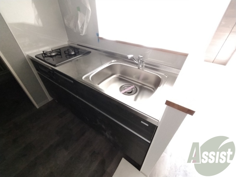 キッチン　システムキッチン完備で２口ついているので料理もできます！