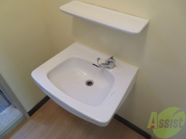 洗面設備　独立洗面台なのは、嬉しいポイントですね。