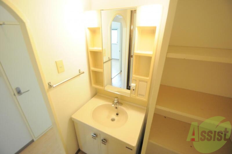 洗面設備　あなたの一日はこのオシャレな空間からはじまります。