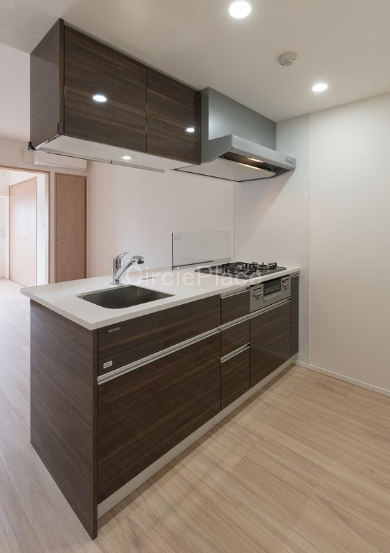 キッチン　３口ガスシステムキッチン