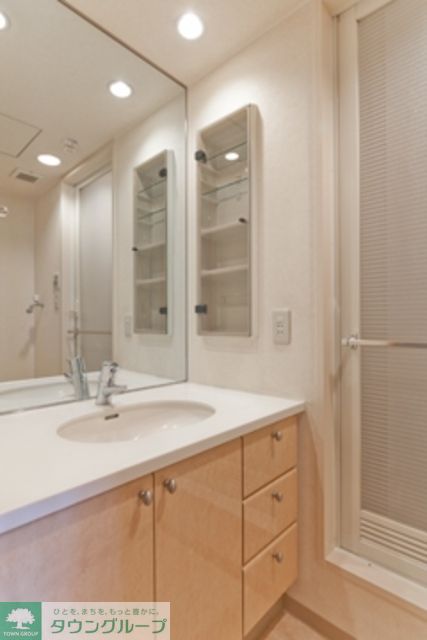 洗面設備　※写真は同タイプ住戸です。