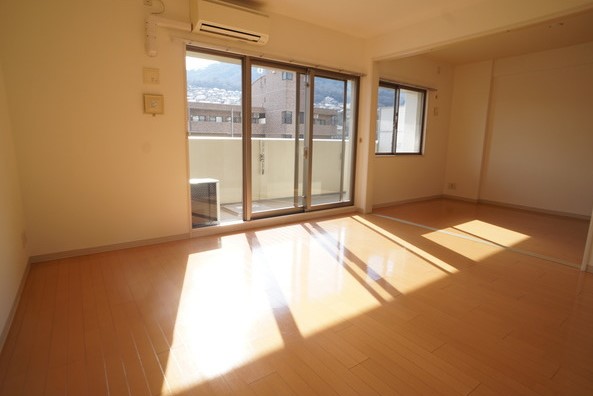 居室・リビング　参考、同建物・同間取りの号室