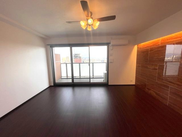 居室・リビング　イメージとして同建物他部屋を表示しています