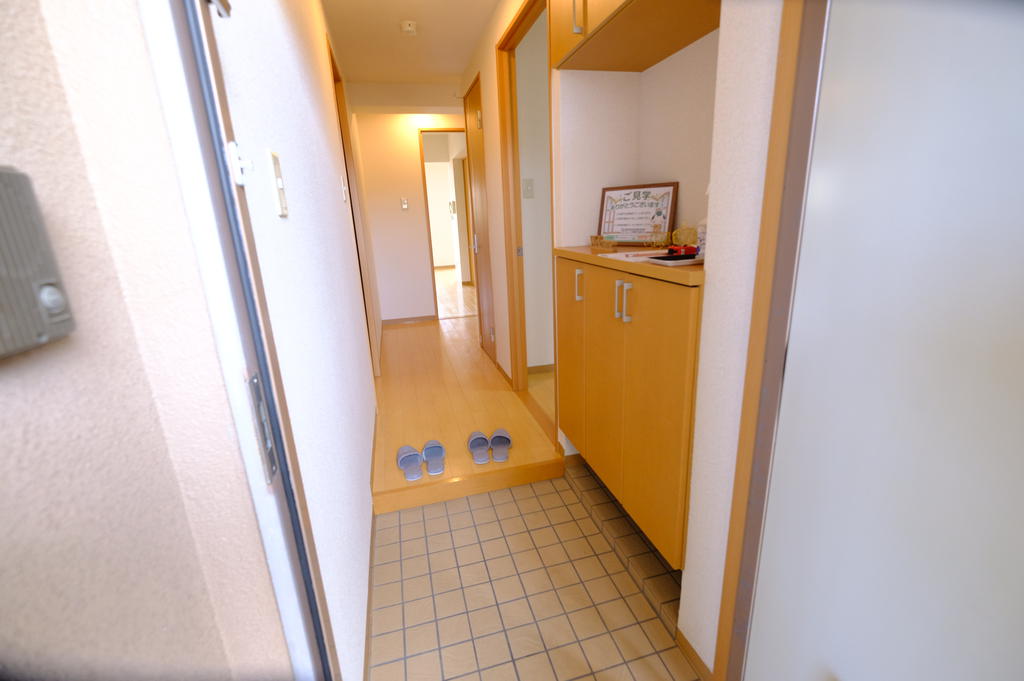 玄関　室内写真は別室です