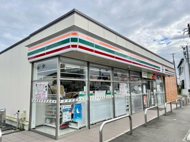 コンビニ　セブンイレブン名取本郷店（コンビニ）まで1800m