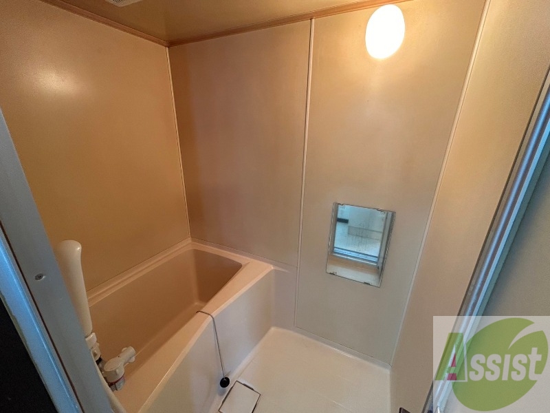 バス・シャワールーム　お風呂です。一日の疲れを癒してくださいね。