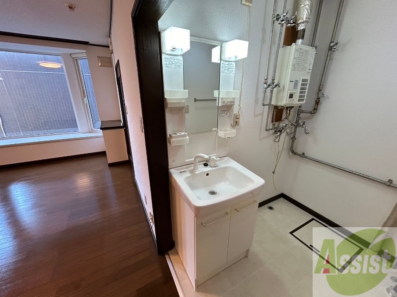 洗面設備　こちらに洗面台があります。朝の洗顔はこちらで。