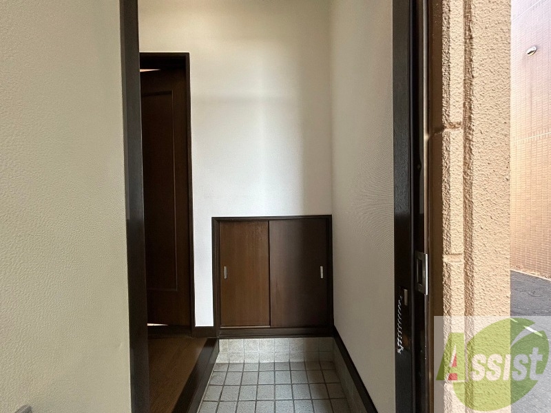 玄関　玄関からの様子を撮影してみました。動線になります。