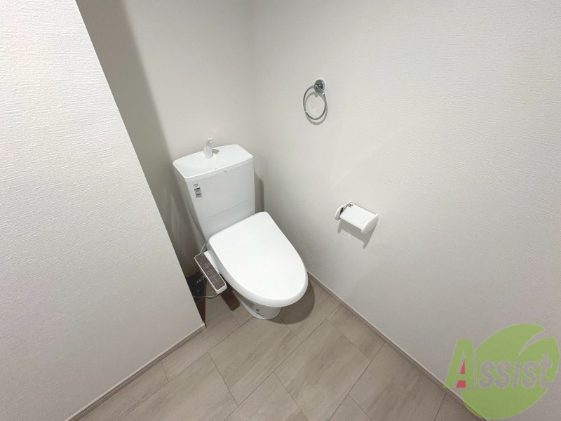 トイレ　ウォシュレットが付いてるのは嬉しいですね。