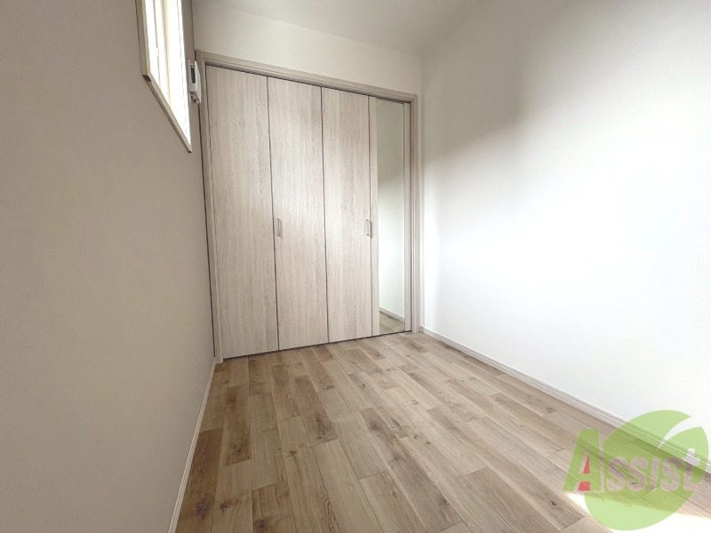 その他部屋・スペース　３帖の寝室です。ベッドを置いても狭く感じないです。