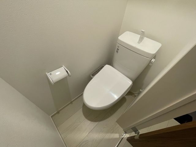 トイレ　同施工会社の参考写真です