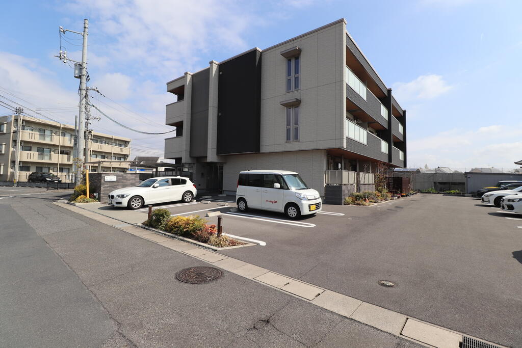 建物外観　人気のシャーメゾン♪