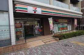 コンビニ　セブンイレブン 新宿市谷台町店（コンビニ）まで35m