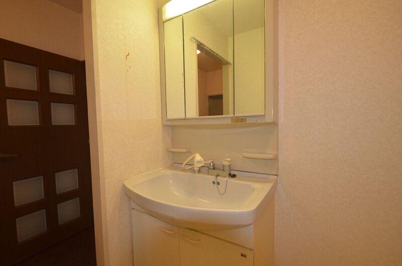 洗面設備　独立洗面台付き！