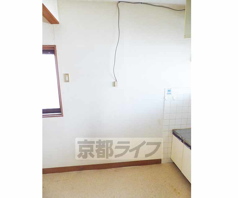 その他部屋・スペース　キッチンに冷蔵庫が置けます。