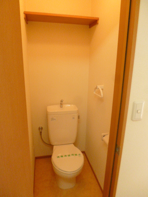 トイレ　★便利な上部棚付きトイレ★