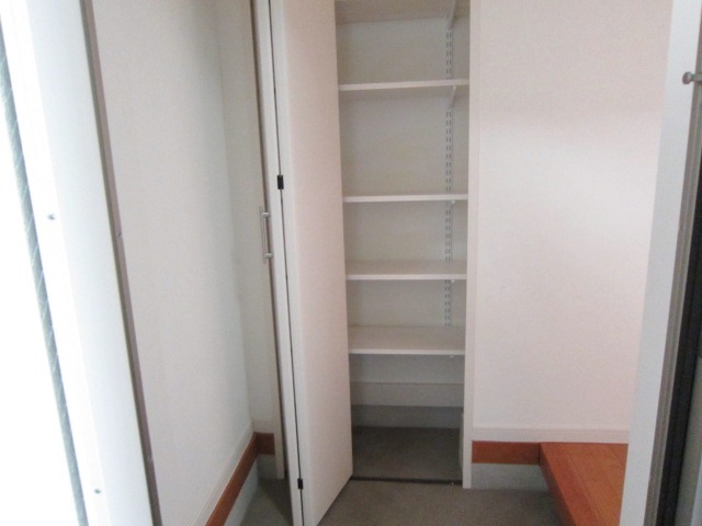 玄関　別号室参考写真です。