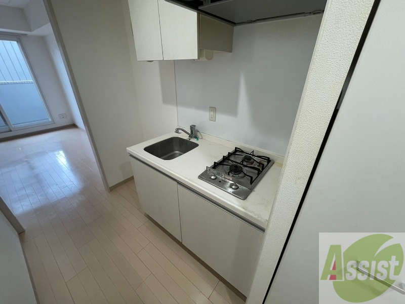 キッチン　システムキッチン完備で３口ついているので料理もできます！