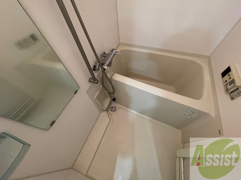 バス・シャワールーム　お風呂になります。一日の疲れを癒してくださいね。