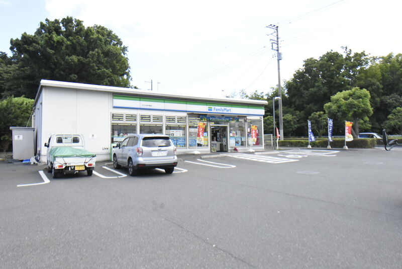 コンビニ　ファミリーマートさいたま中尾店（コンビニ）まで471m