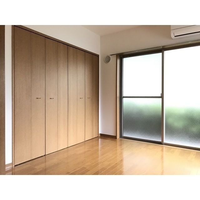 居室・リビング　別号室参考写真