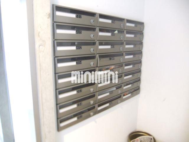 エントランス　ダイヤル式の集合ポストです