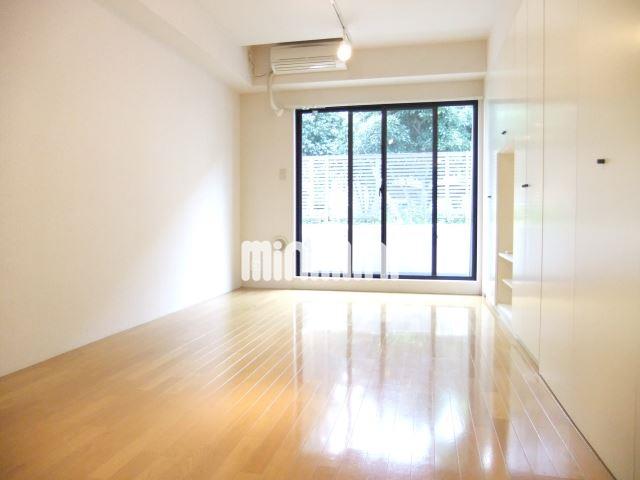 居室・リビング　明るく広々とした居室が魅力的ですね